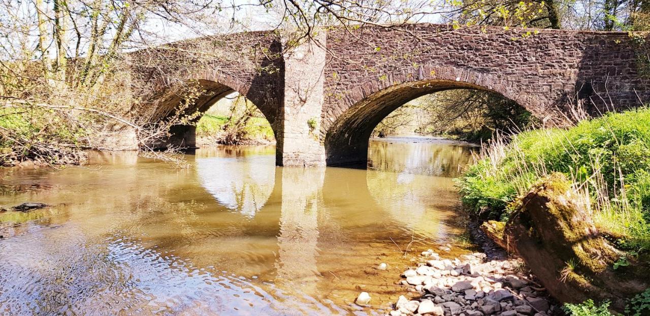Kingsley Cottage - Beautiful Riverside Setting Beaworthy Extérieur photo